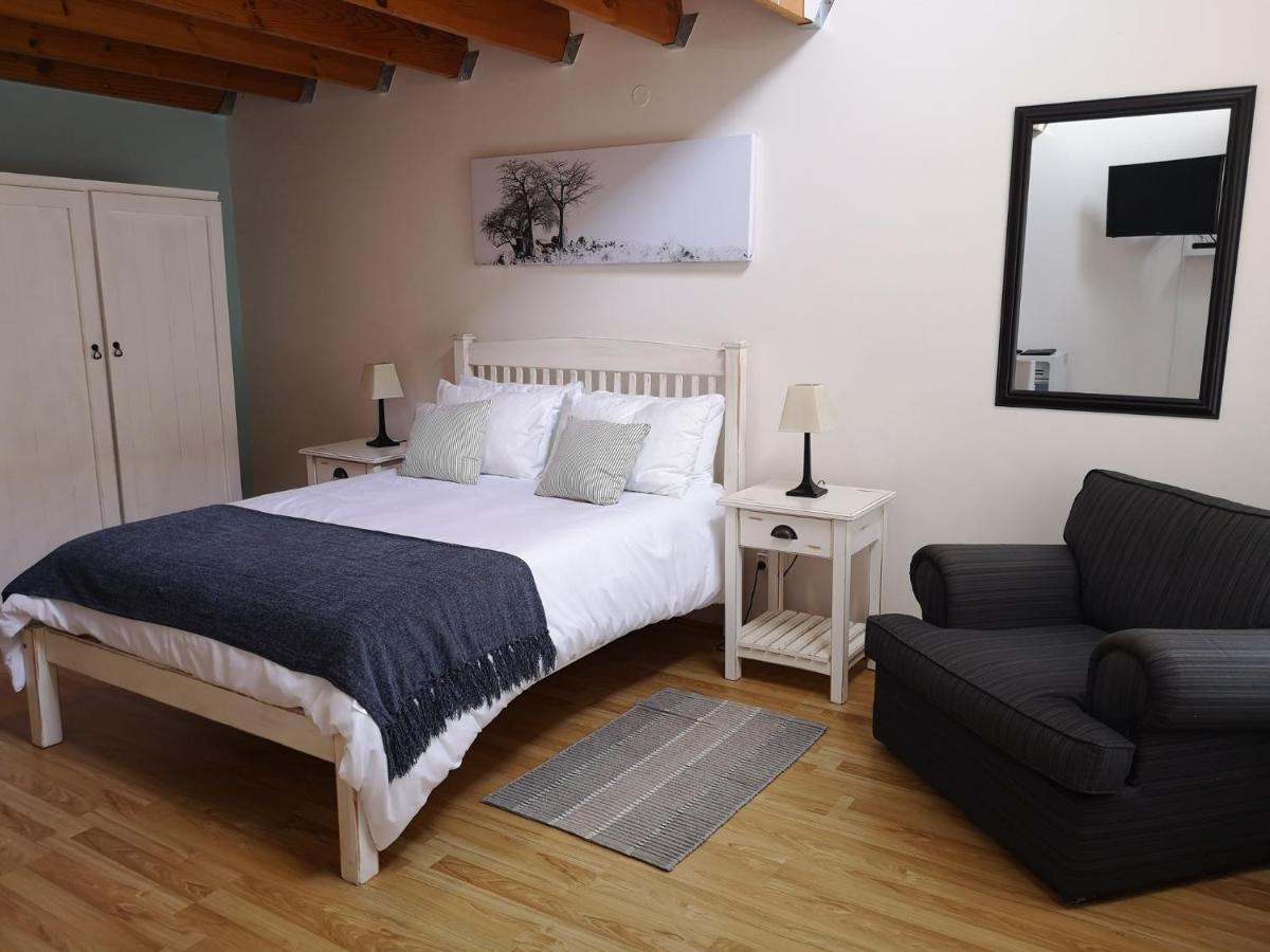 Tortoise Trail Lodge Langebaan Exterior foto